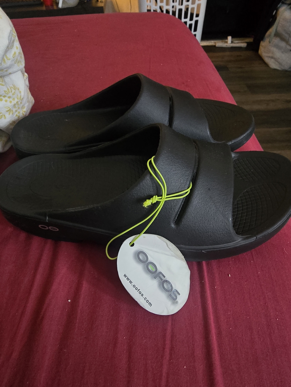OOFOS OOahh Slide Sandals Black - Picture 4 of 4